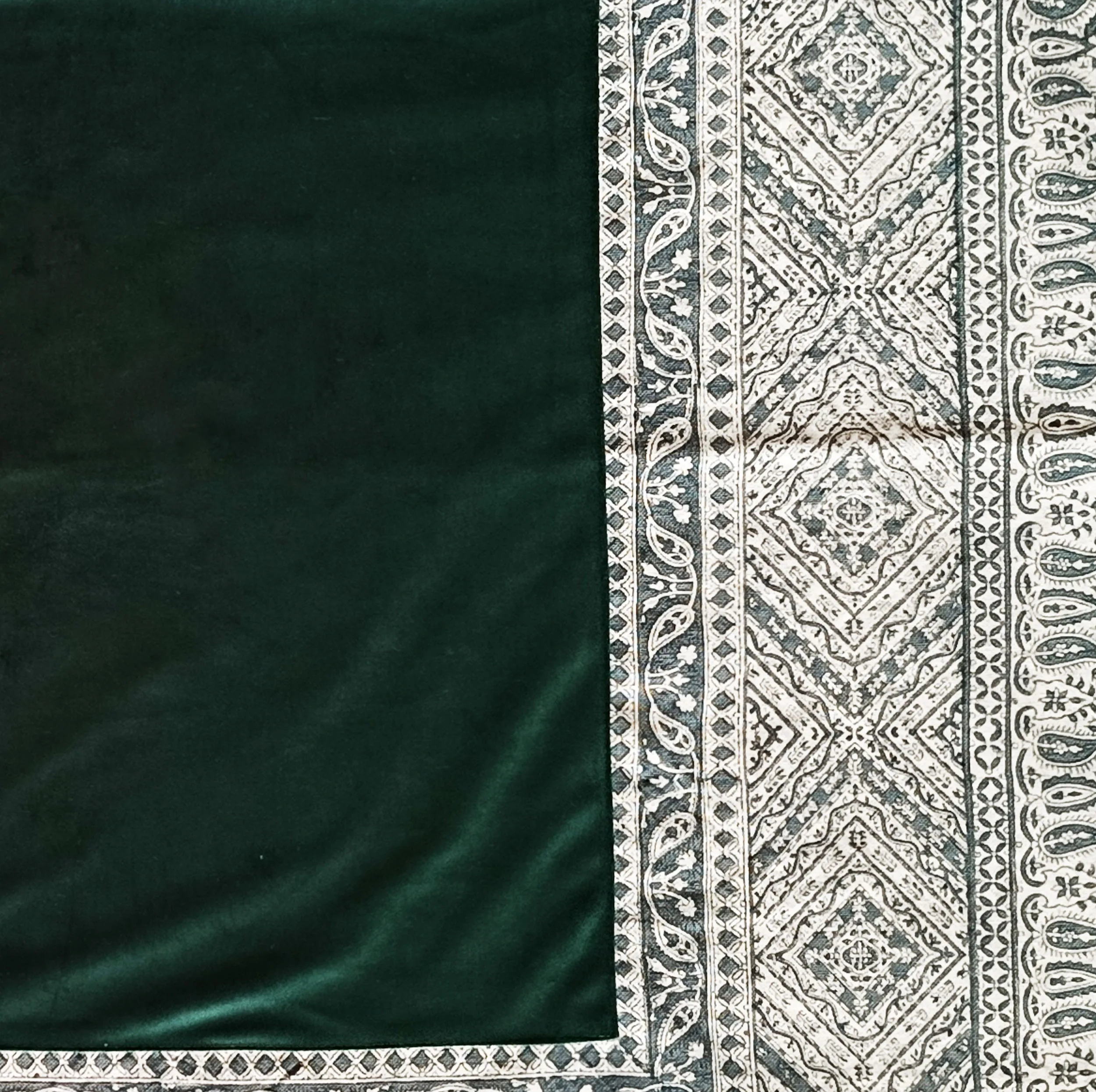 رومیزی مخمل مدل سنتی