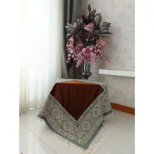 رومیزی مخمل مدل سنتی BR100
