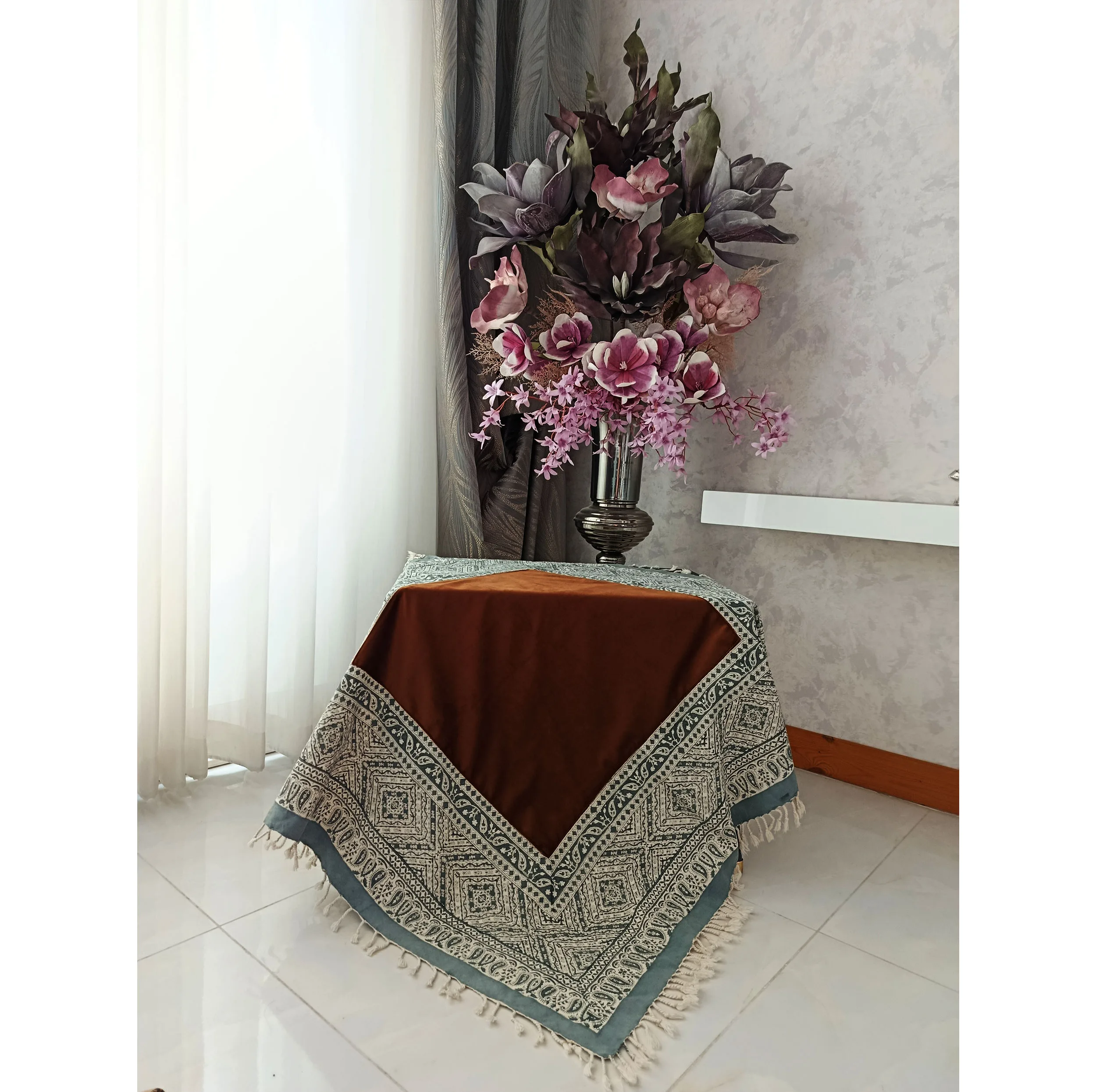 رومیزی مخمل مدل سنتی BR100