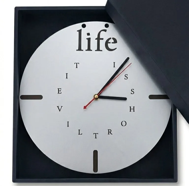 ساعت دیواری عقربهای با نشانگر فانتزی مدل life