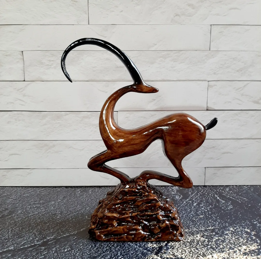 مجسمه مدل آهوی شاخدار دکوراتیو P-11