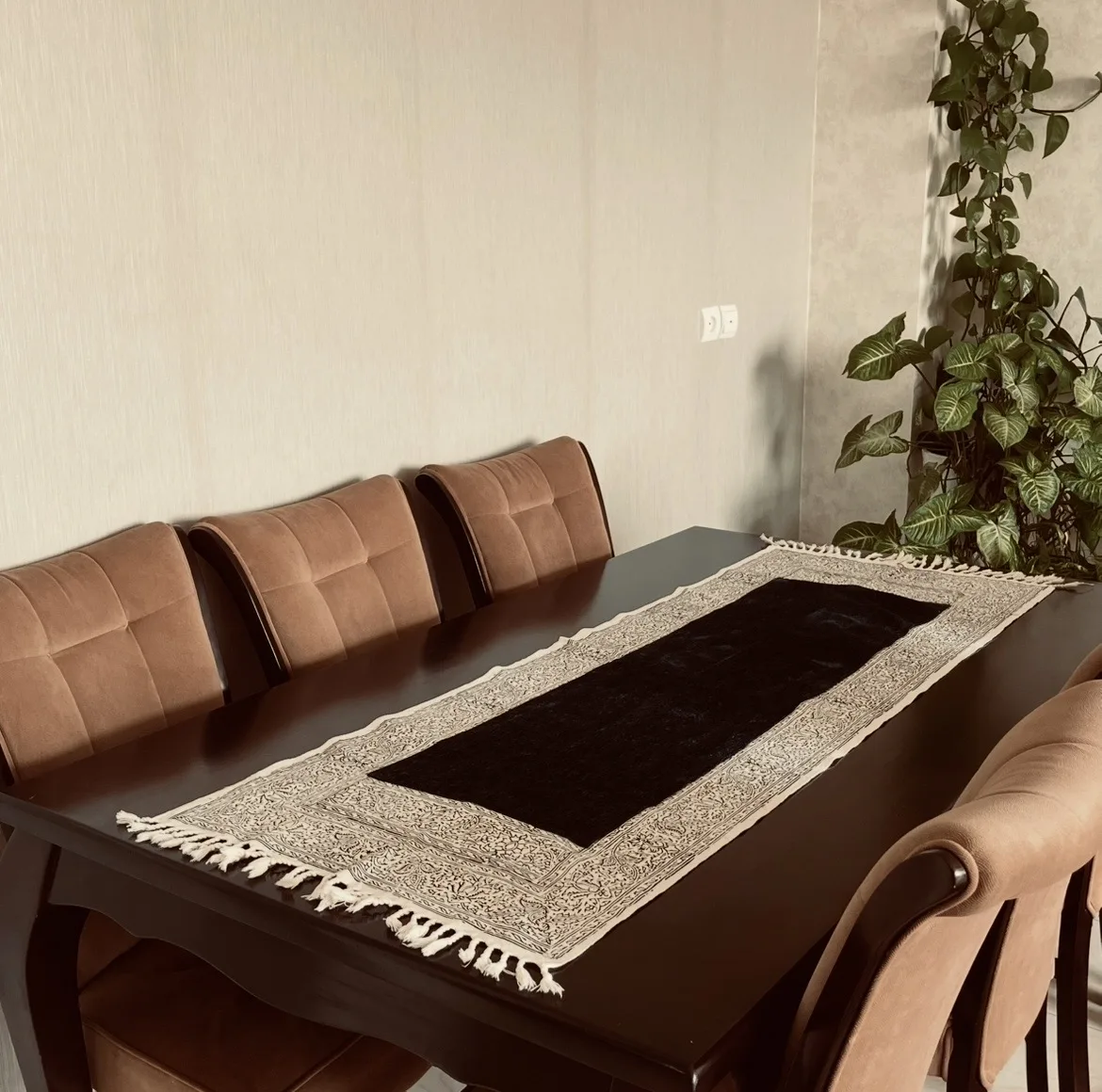 رومیزی قلمکار مدل مخمل اصفهان