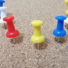 تابلو اعلانات پی اند ام پروداکتس کد 3045 سایز 30x45 سانتی متر