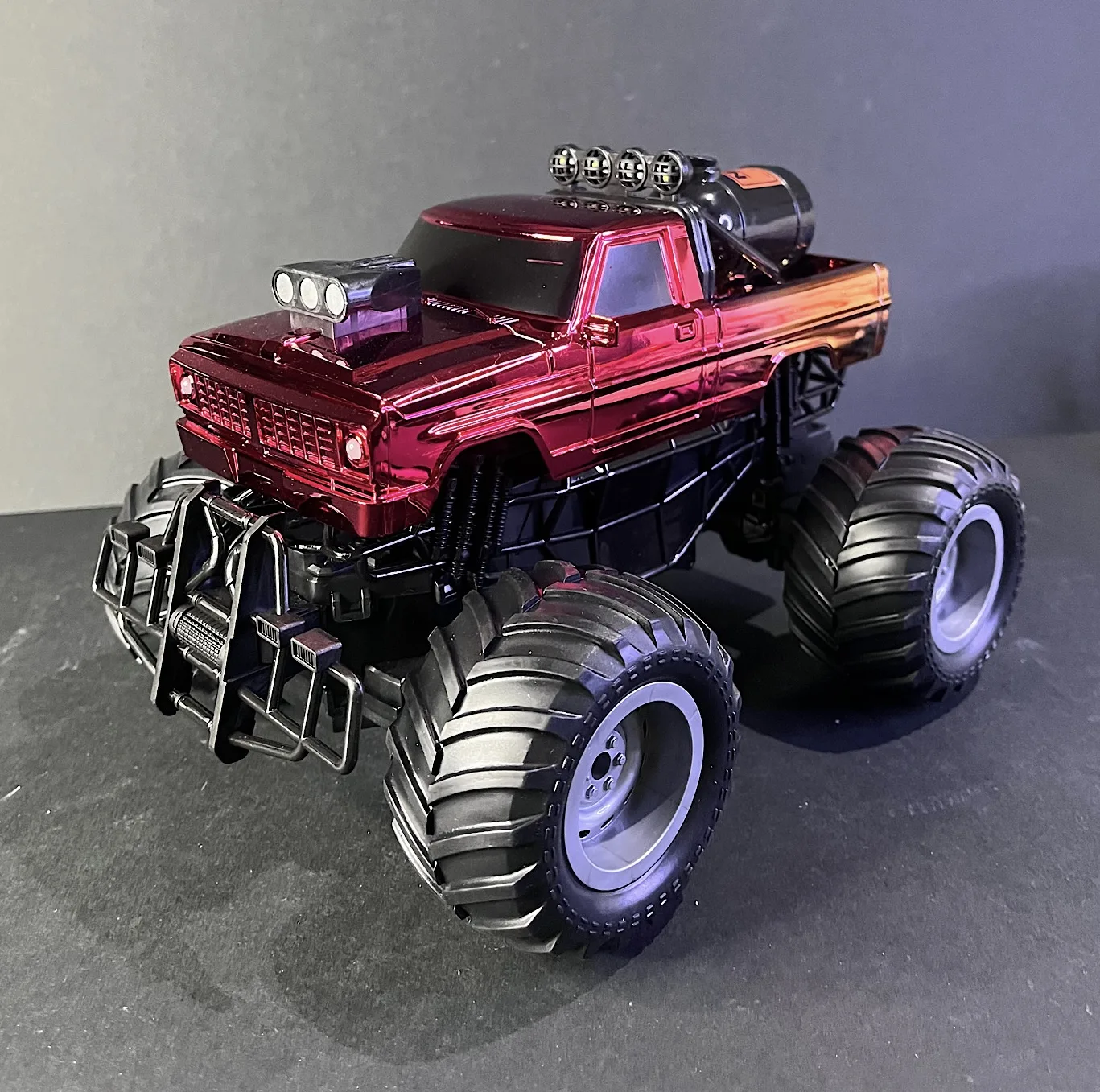 ماشین کنترلی مدل فورد f150
