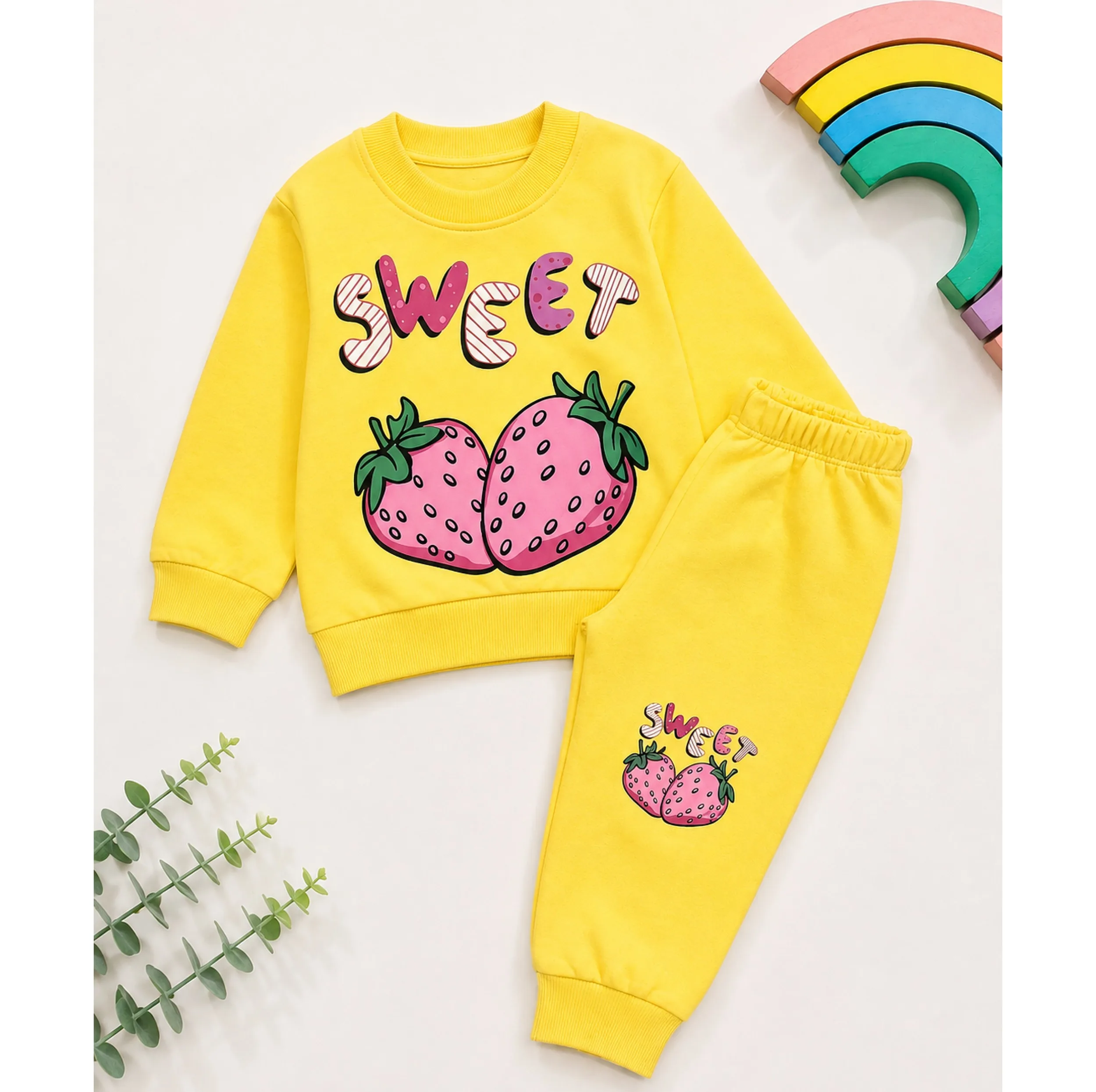 ست سویشرت و شلوار دخترانه مدل Strawberries کد M03