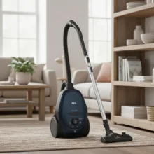 جاروبرقی 2200 وات آ ا گ مدل VX82-1-2ST