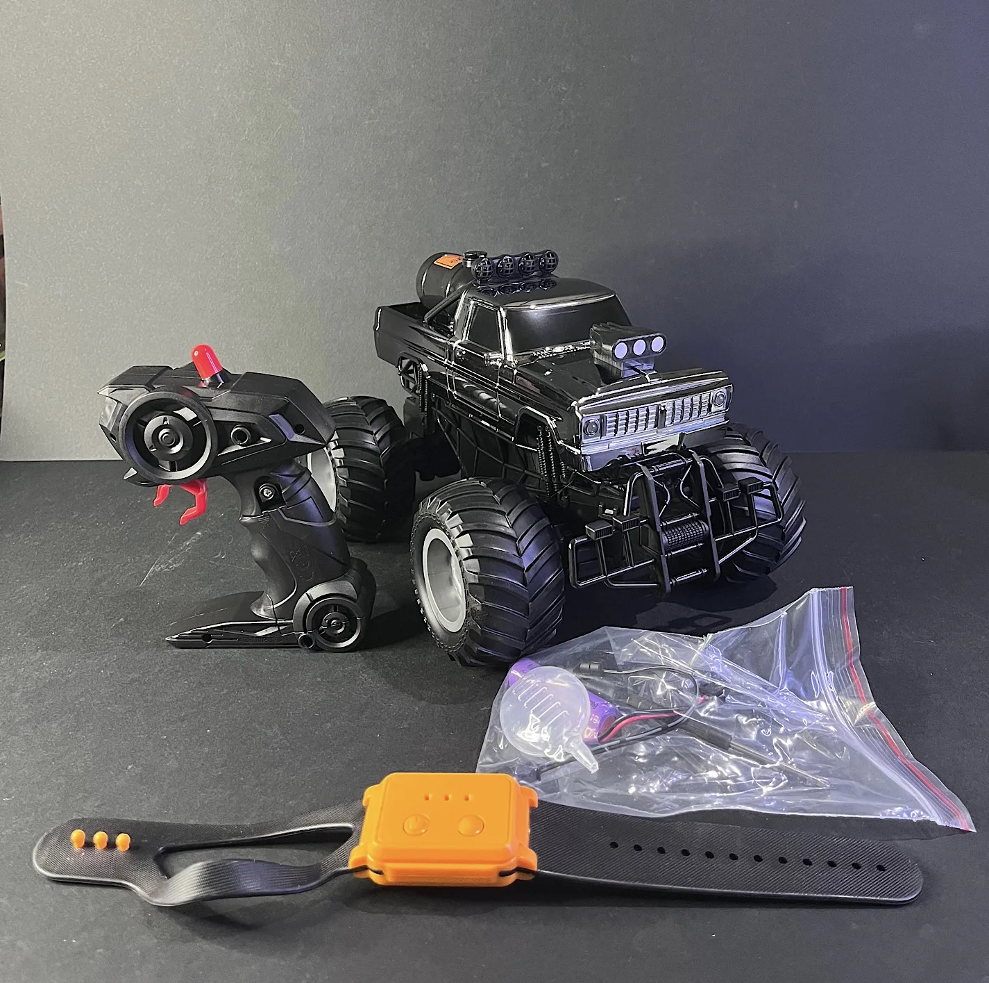 ماشین کنترلی مدل فورد f150