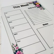 تخته وایت برد مدل پلنر هفتگی گل دار سایز 20*30 سانتی متر
