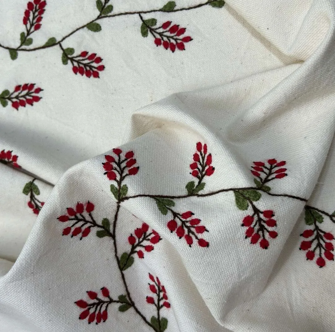 رومیزی سوزن دوزی طرح زرشک