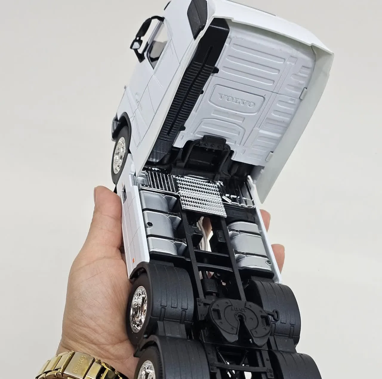 ماکت ماشین ناب سل مدل تریلی اسکانیا ولی فلزی 10چرخ کد SCALE 1:32 WELLY TRANSPORTER SCANIA V8 R730