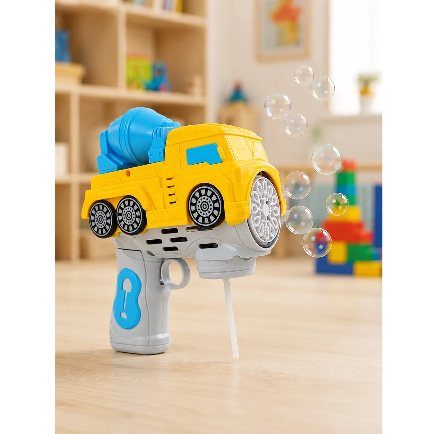 حباب ساز مدل تفنگی چراغدار طرح کامیون میکسر کد BUBBLE GUN TRUCK TRB