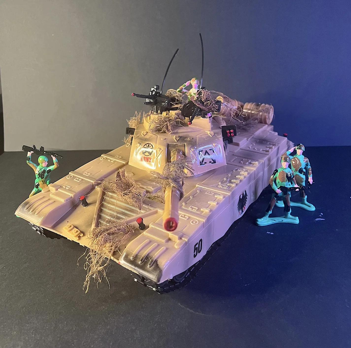 اسباب بازی جنگی مدل تانک leopard 2