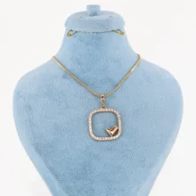 گردنبند زنانه ژوپینگ مدل قاب عشق کد AAB815