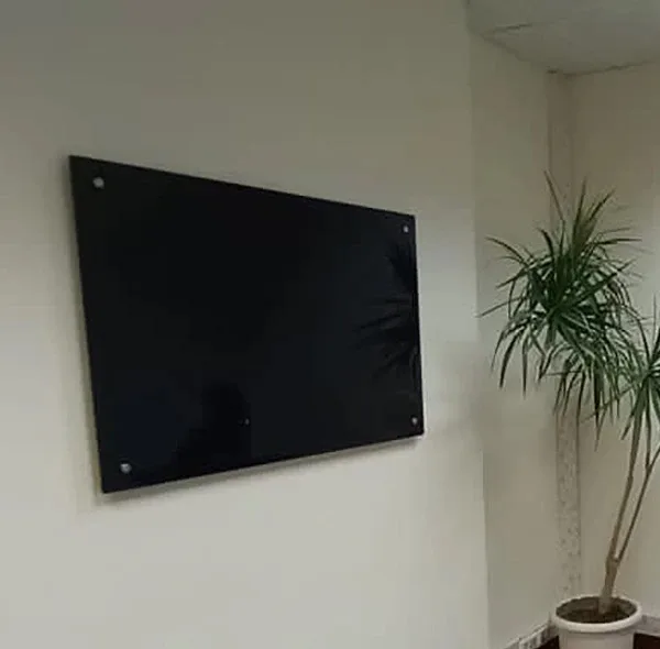 وایتبرد شیشهای عکسنگ مدل AXANG -15091 سایز 150x91 سانتیمتر
