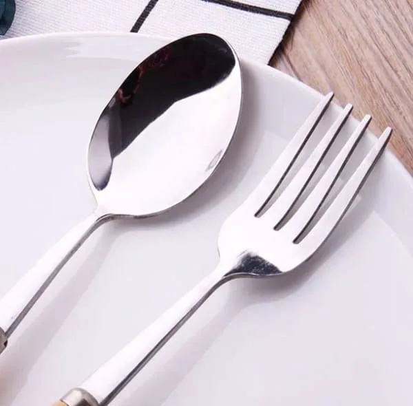 سرویس قاشق و چنگال 12 پارچه مدل دسته چوبی