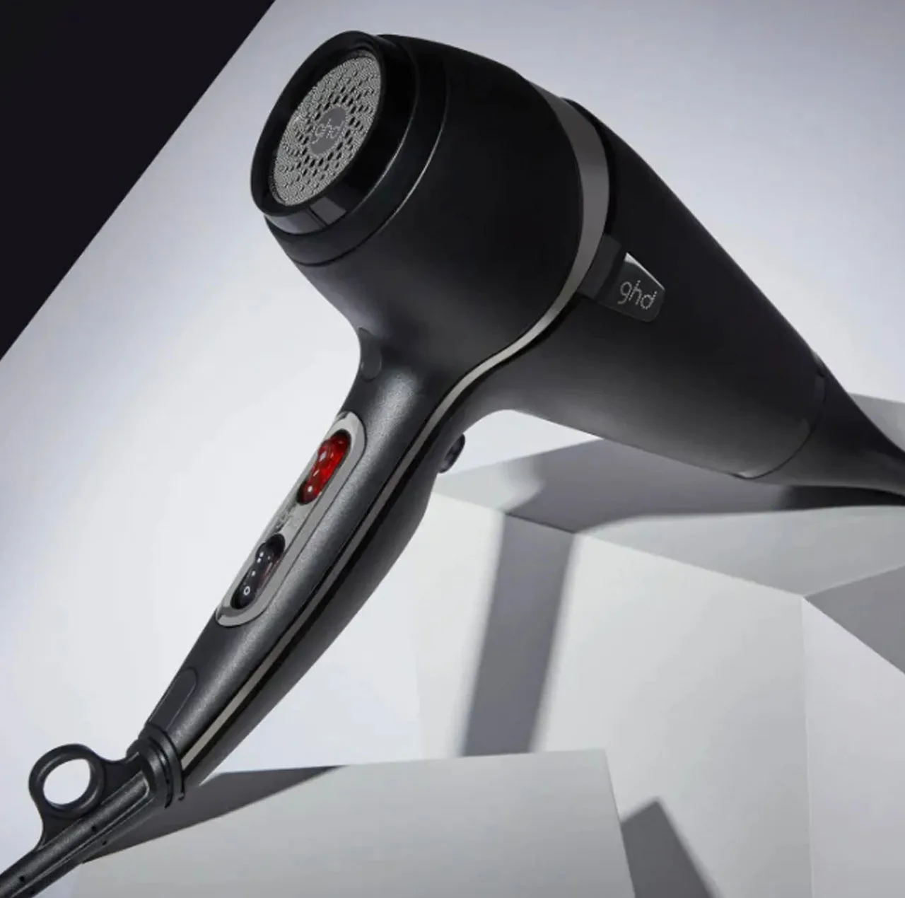 سشوار حرفهای 2100 وات جی اچ دی مدل AIR KIT