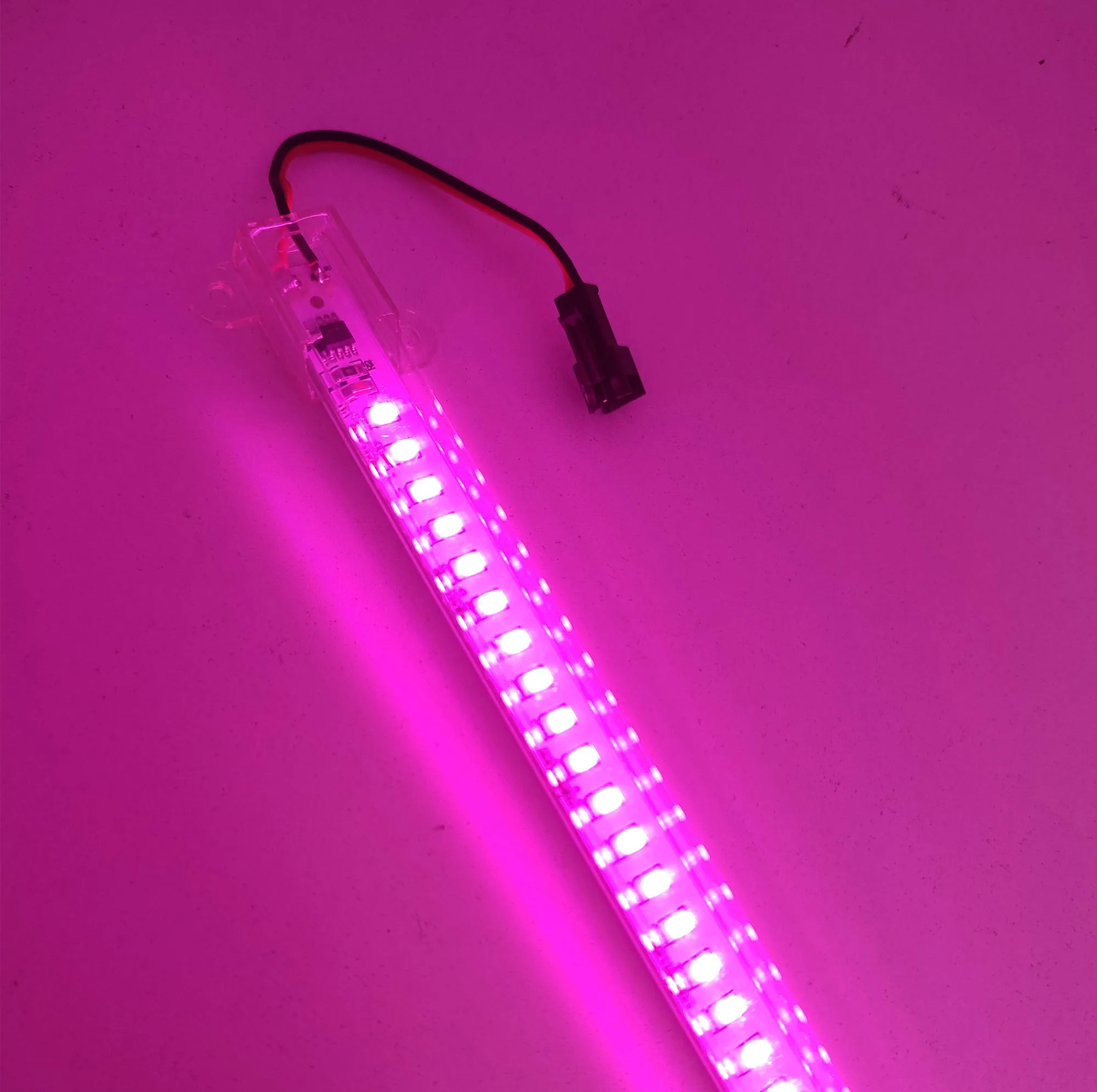 لامپ رشد گیاه 18 وات مدل فول اسپکتروم 220v طرح ریسه LED بسته 2 عددی