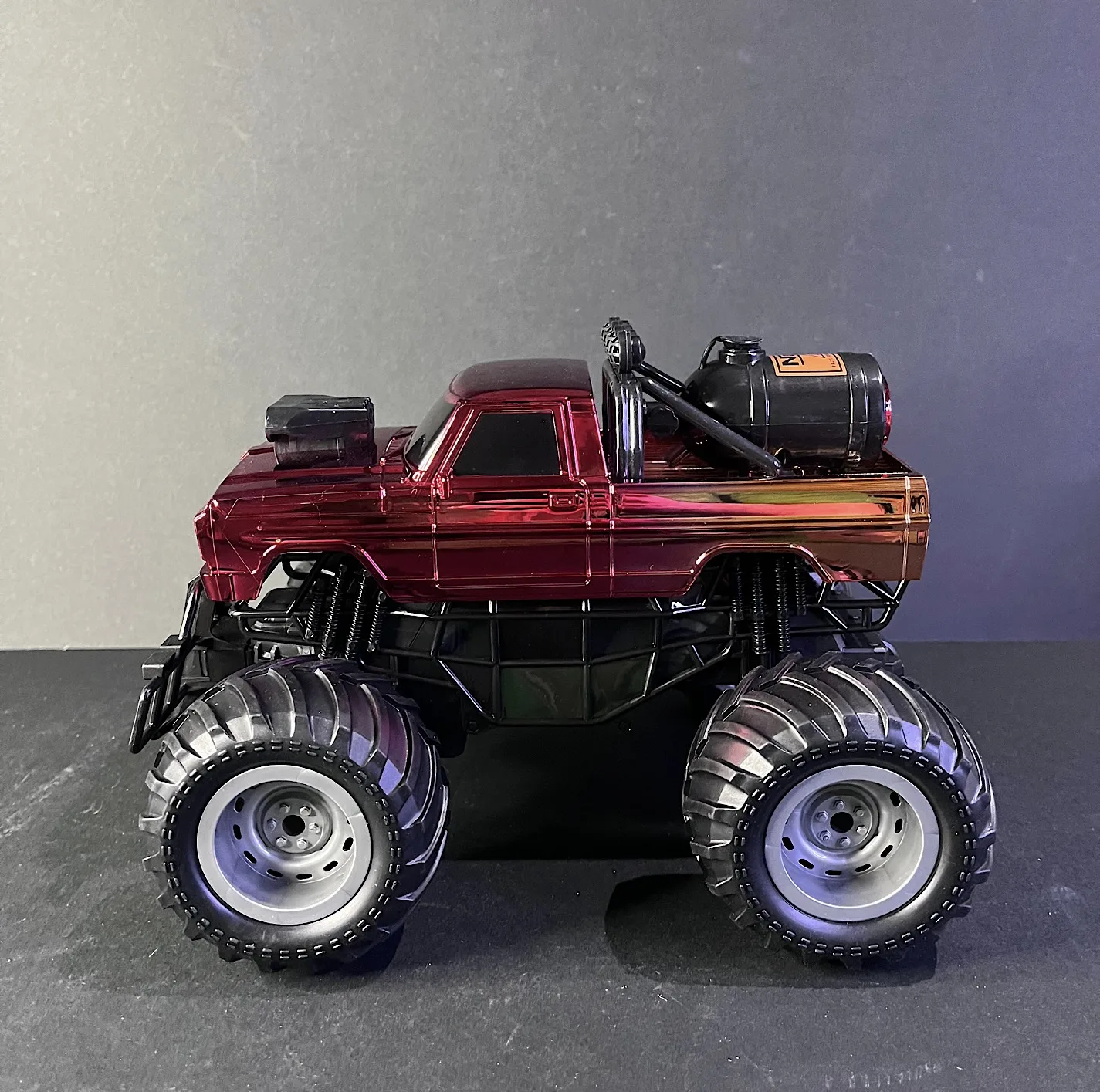 ماشین کنترلی مدل فورد f150