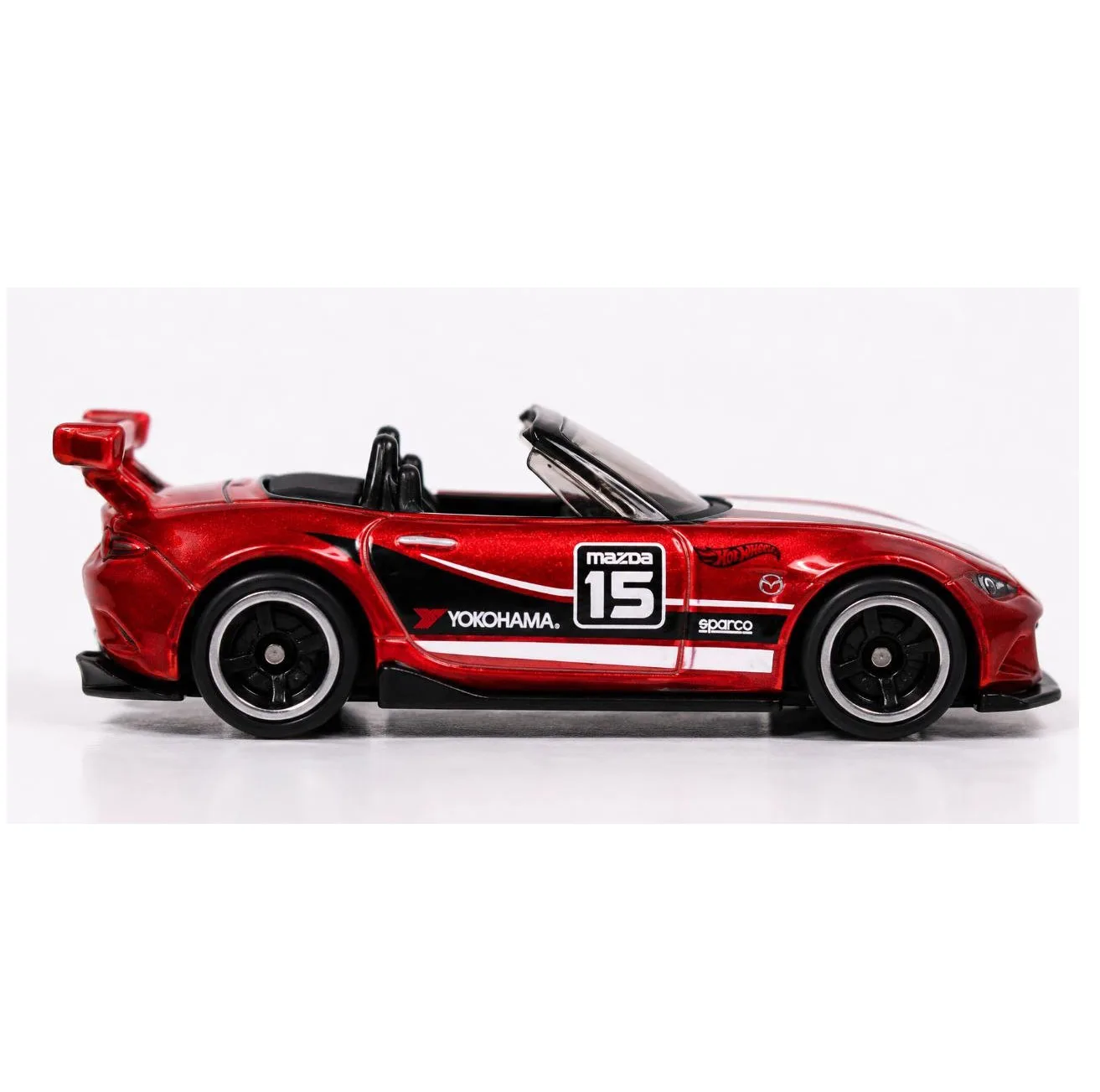ماشین بازی هات ویلز مدل Hot Wheels '15 Mazda MX-5 Miata