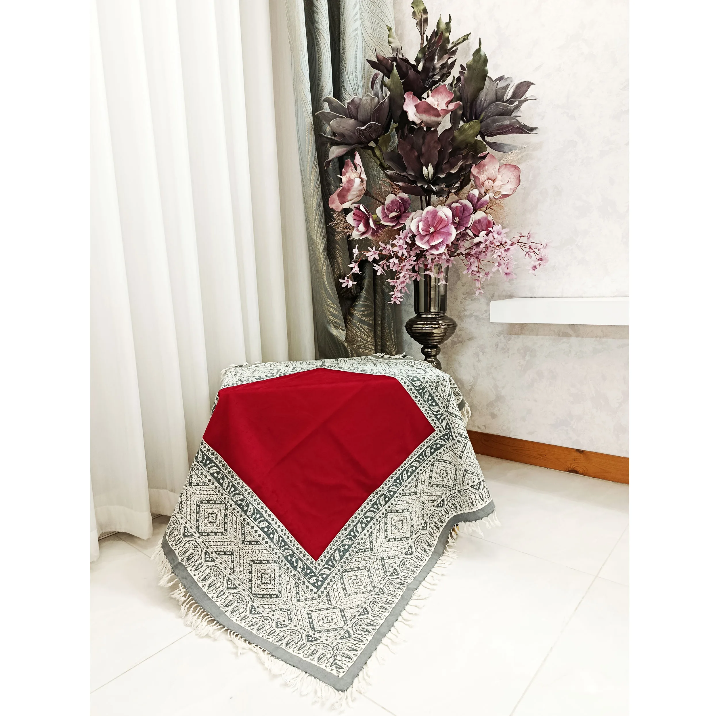 رومیزی مخمل مدل سنتی R100