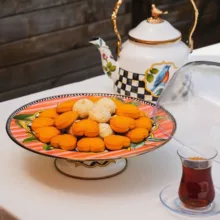 کیک خوری میس بتی مدل Paradise