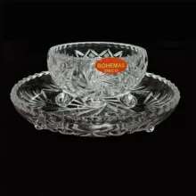 سرویس پذیرایی کریستال تراش دست‌خورشیدی دکو بوهمیا مدل Star Galaxy کد 7001، 14 پارچه، مناسب شستشو با دست و ماشین ظرفشویی، شامل 6 پیاله، 6 پیش‌دستی، کاسه آجیل سه‌پایه با قطر 20 سانتی‌متر، شیرینی‌خوری سه‌پایه با قطر 30 سانتی‌متر