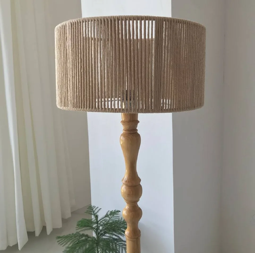 آباژور مدل ایستاده چوبی خراطی مکرومه کد AO-M