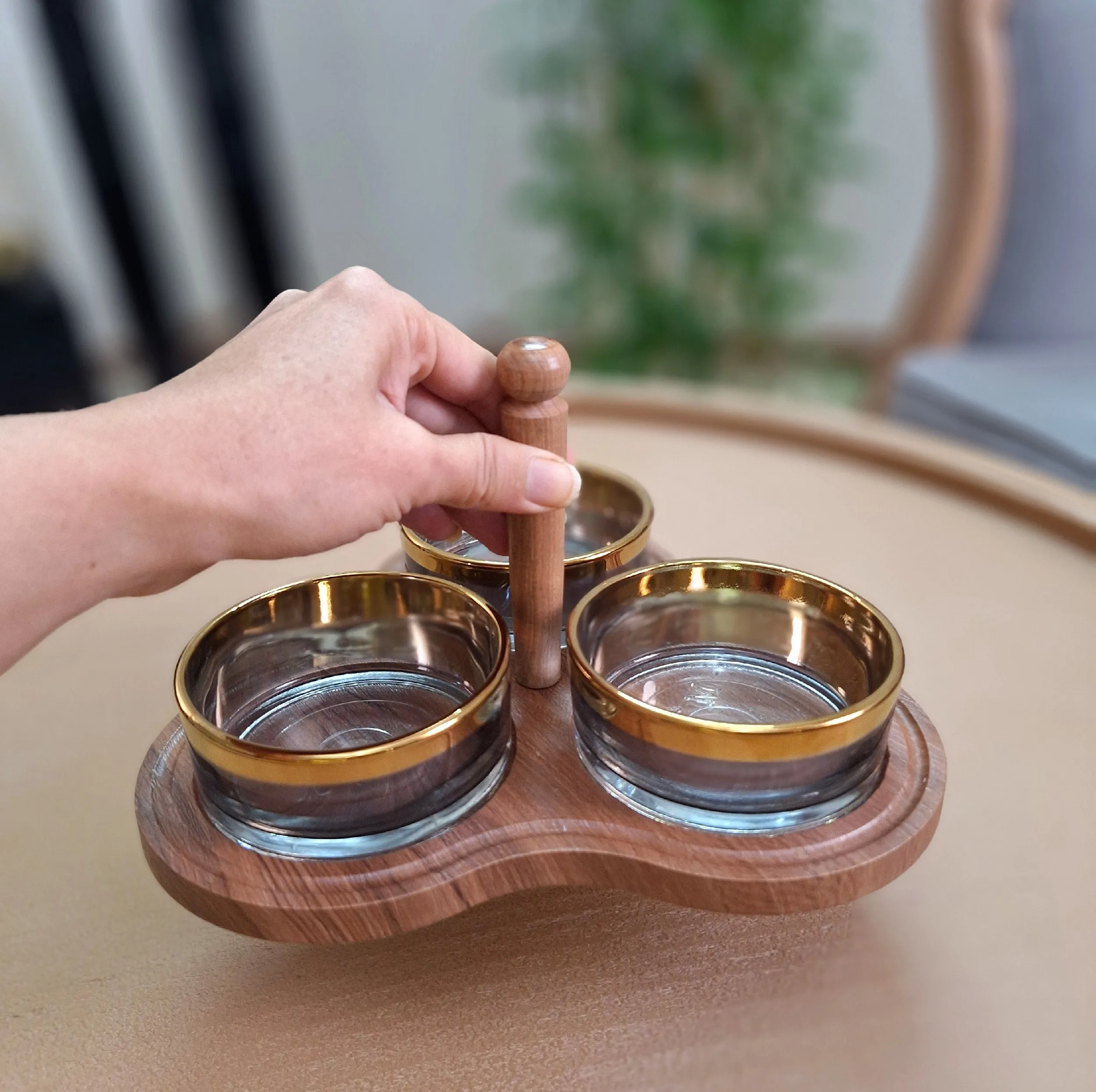 اردوخوری کریستال سهپیاله مدل W1320 با پوشش نانو، زیره و دسته چوبی مقاوم در برابر خط و خش، قابلیت استفاده با یا بدون دسته، طراحی مدرن و مناسب سرو تنقلات و هدیه