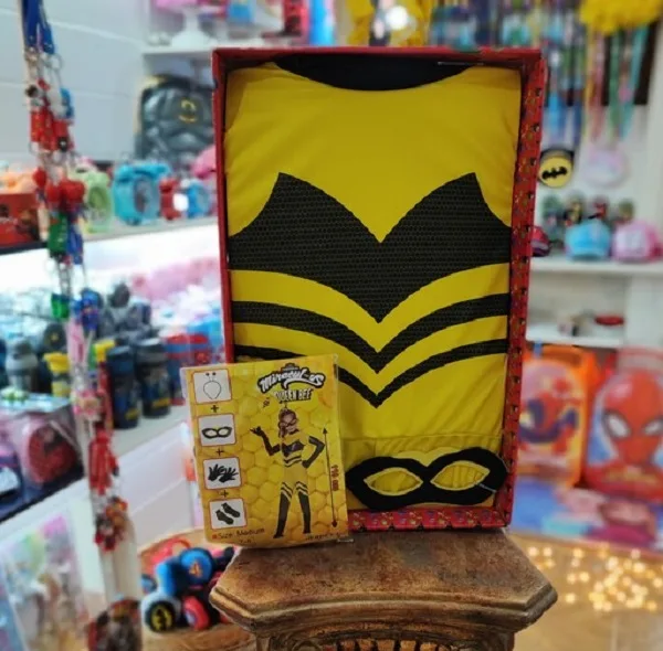ست ایفای نقش مدل ملکه زنبور کد HT04 مجموعه 4 عددی