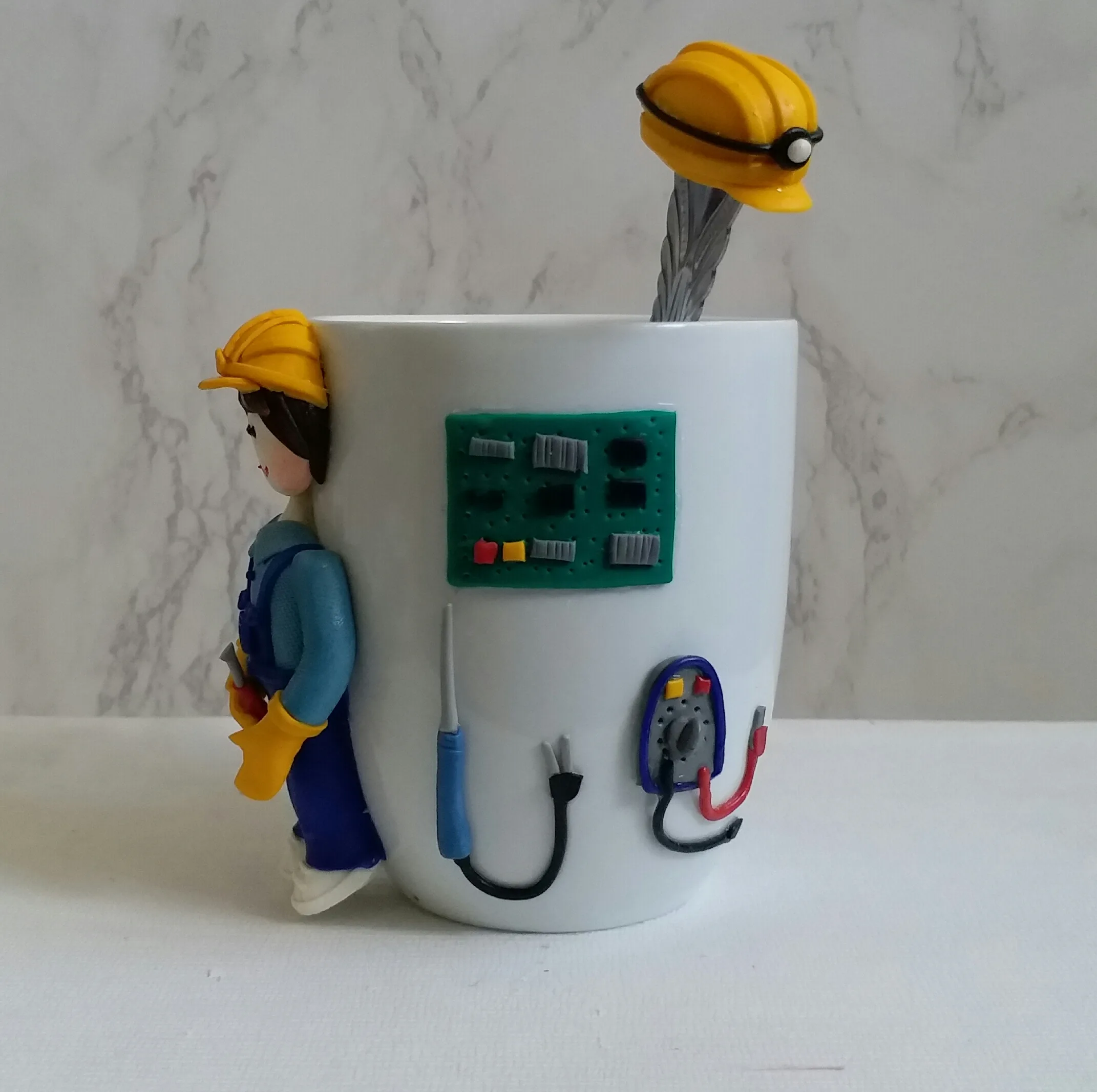 ماگ سرامیکی مدل مهندس برق کد L806 به همراه قاشق