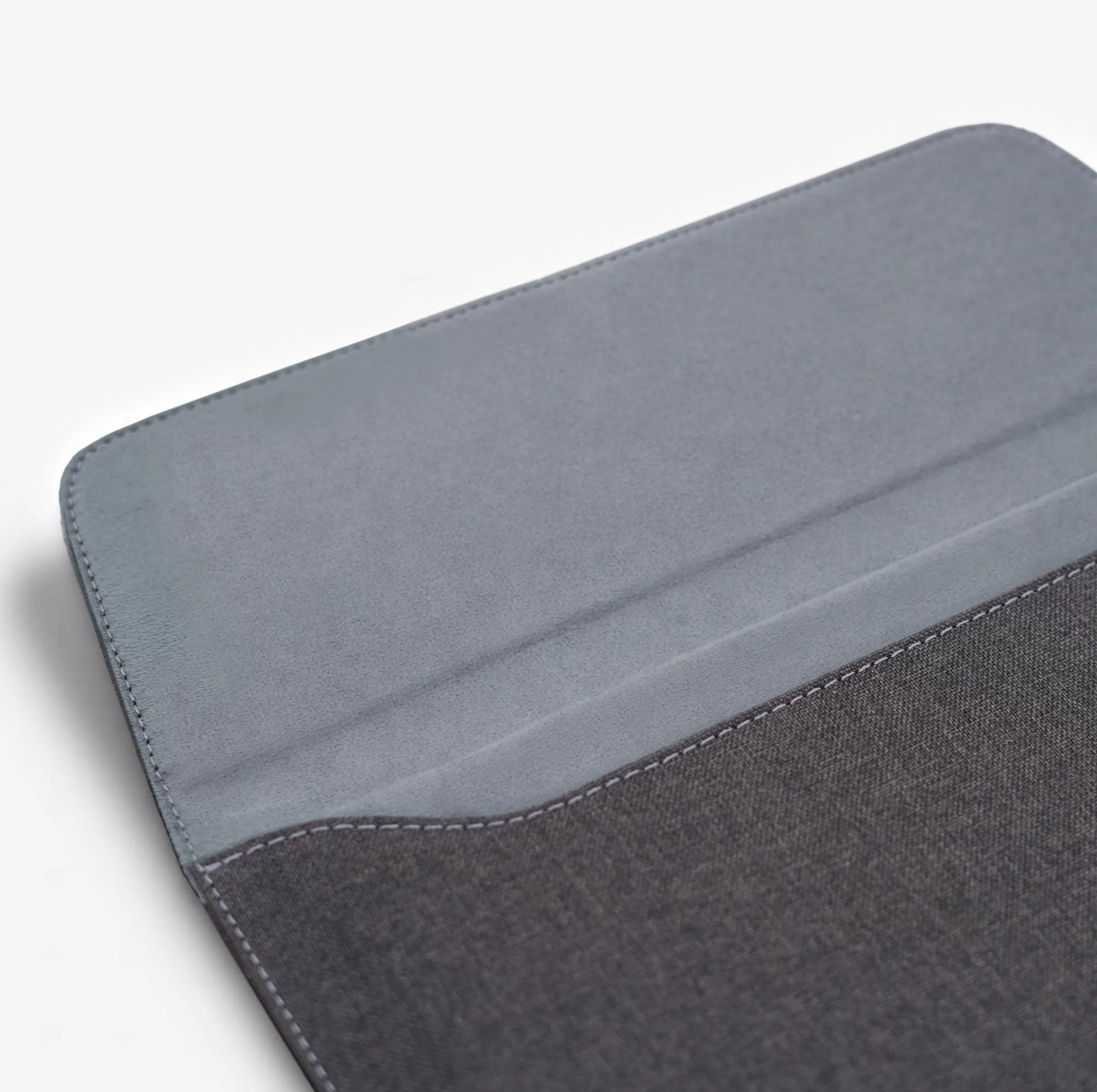 کاور لپ تاپ پِروین مدل LC-31 مناسب برای Macbook pro سایز 13 اینچ به همراه کیف اکسسوری