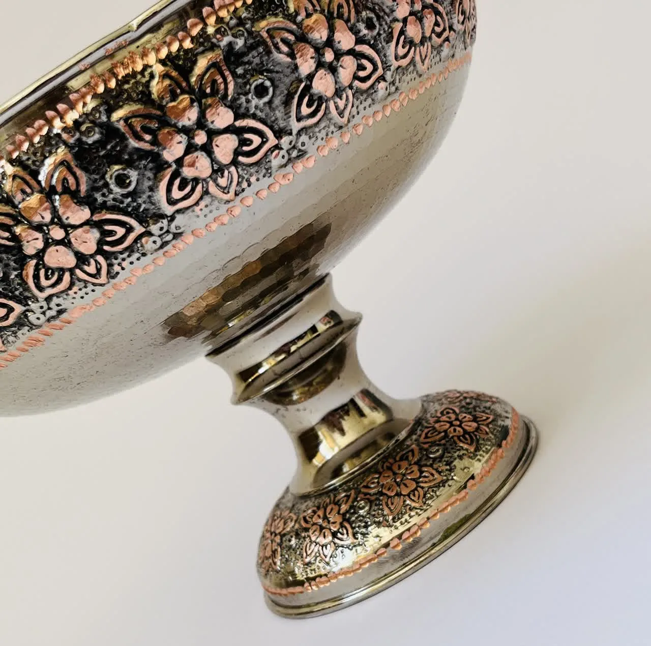 ست پذیرایی مسی مدل قلم زنی کد ZH320.14 مجموعه چهار عددی