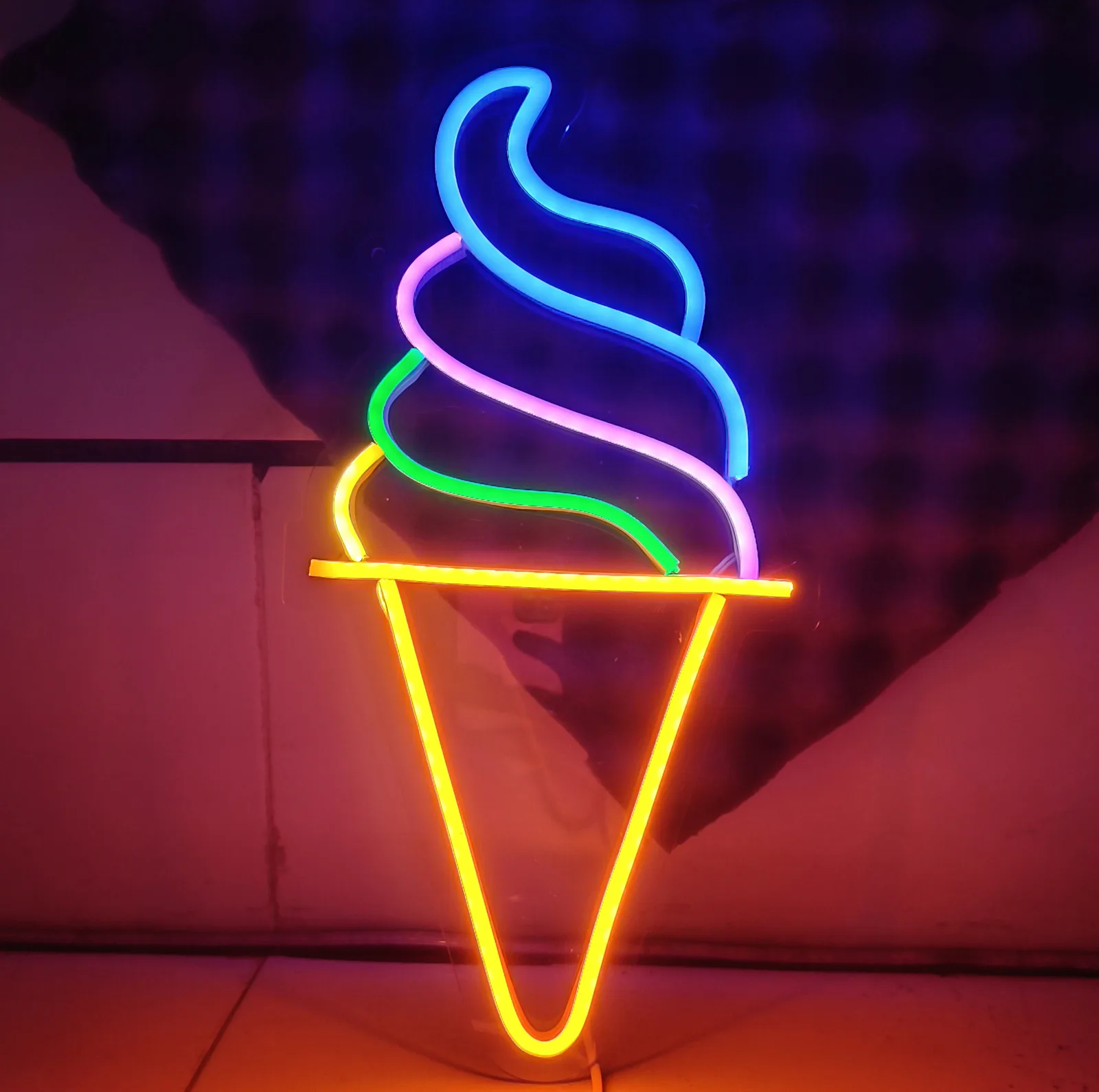 چراغ نئونی طرح بستنی قیفی کد ICE-2026