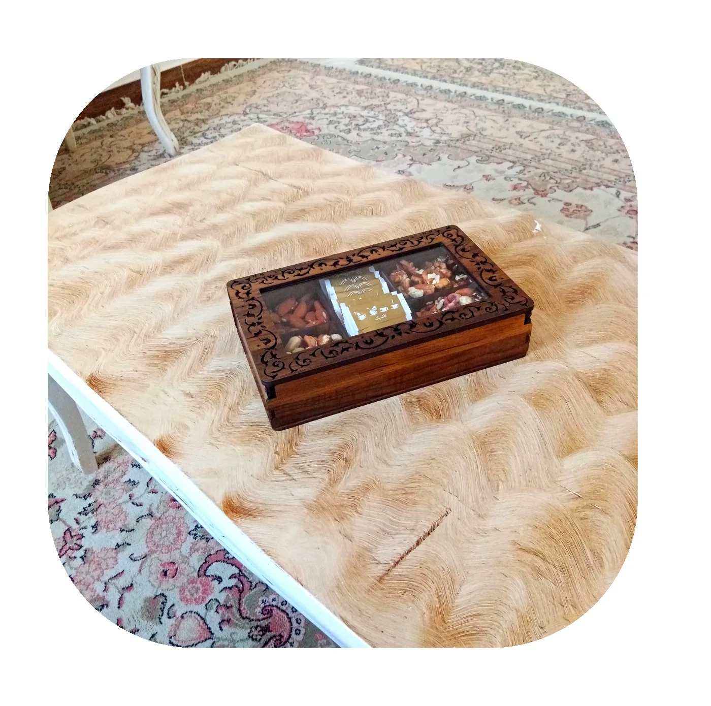 جعبه پذیرایی شکلاتخوری مستطیل مدل نگاران کد 02 با جنس MDF و پلاستیک و درب شفاف، ابعاد 24.5x15.5x6 سانتیمتر، غیرقابل شستوشو