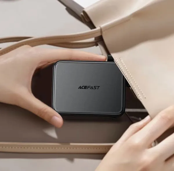 پاوربانک 22.5 وات ایس فست مدل M28 ظرفیت 10000 میلیآمپرساعت به همراه کابل USB-C