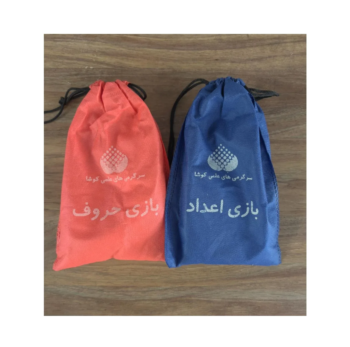 بازی آموزشی الفبای فارسی مدل چینه حروف و اعداد، مناسب آموزش الفبا و اعداد، برای 1 تا 4 نفر، مناسب 8 سال به بالا