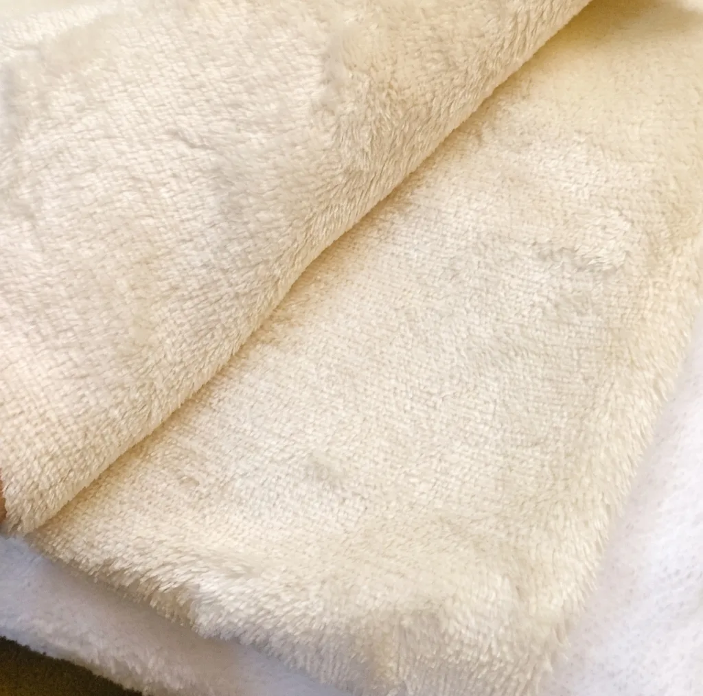 کوسن مدل ابر تدی سایز ۴۲ × ۲۶ سانتی متر