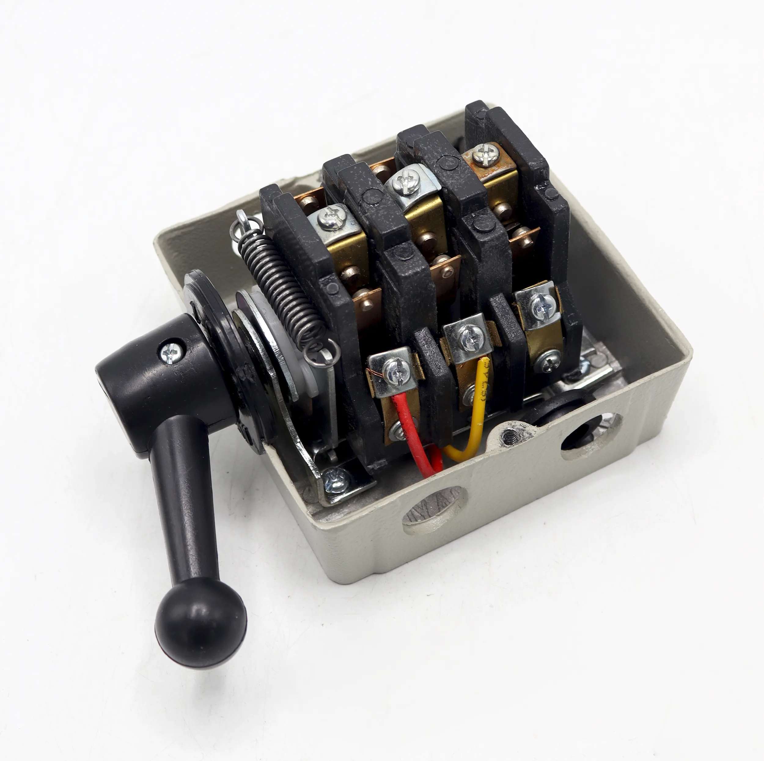 کلید بالابر ساختمانی مدل بلک بول کد YP-P-30AMP