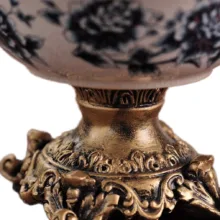 میوه‌خوری سرامیکی مدل کلاسیک با فرم دفرمه و پایه فلزی، مناسب سرو میوه، ابعاد 26×26×20 سانتی‌متر، شستشو با دست، کد 1925