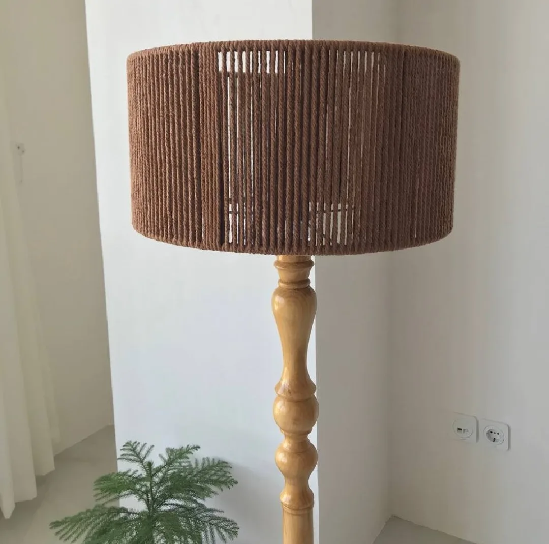 آباژور مدل ایستاده چوبی خراطی مکرومه کد AO-M