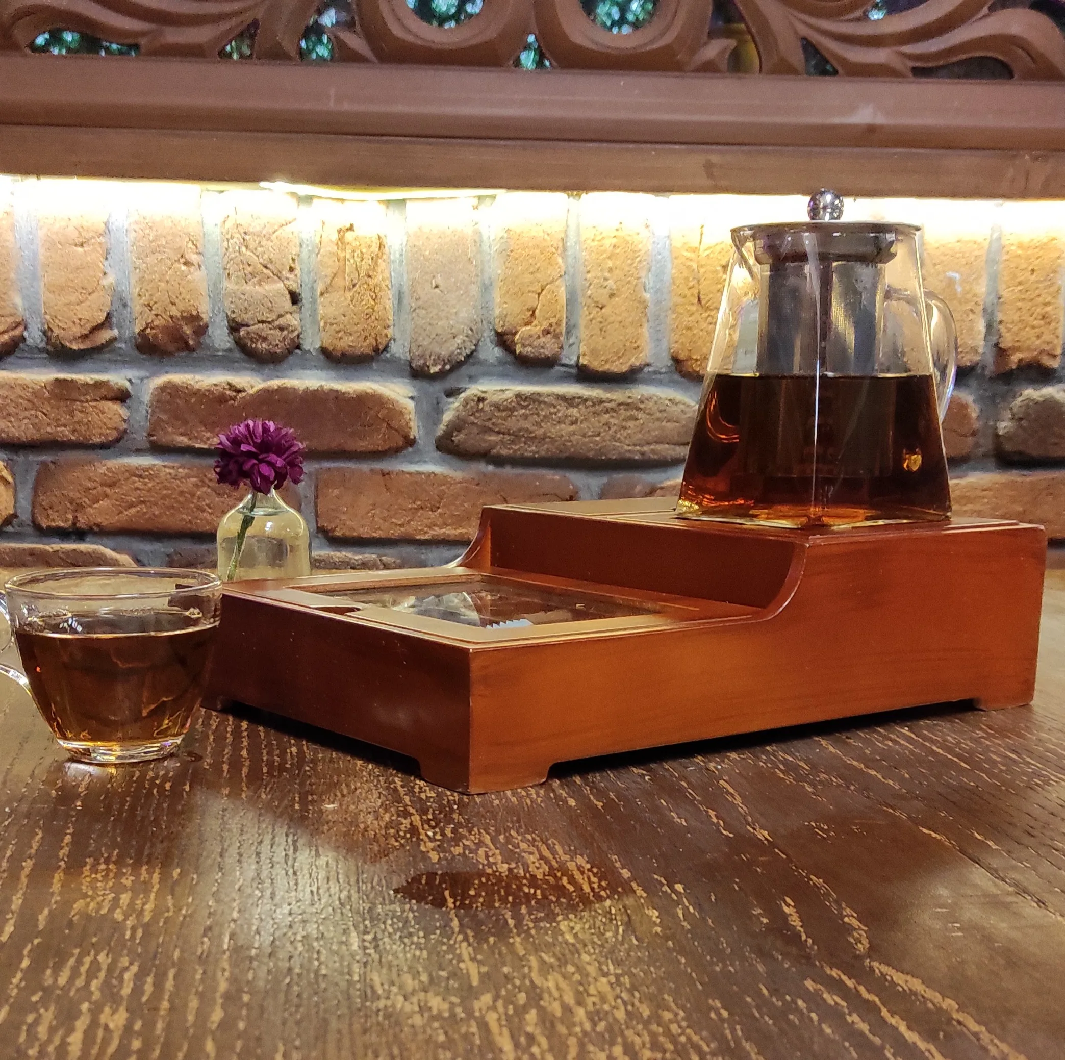 جعبه پذیرایی تی بگ وارمر پله کد 1، جنس MDF، مناسب گرم نگهداشتن دمنوش و چای، دارای 6 پارت کوچک برای تنقلات و چای و 1 پارت بزرگ برای نبات و نسکافه