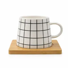ماگ طرح چهارخانه کد KP-150 به همراه قاشق و در