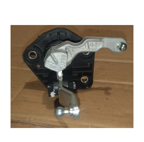 اهرم کنترل تعویض دنده روی گیربکس رنو مدل 8200958538 مناسب برای رنو ال 90