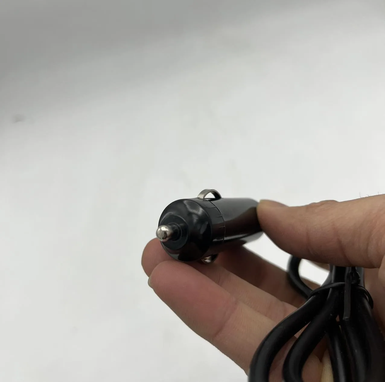 مبدل برق فندکی خودرو به ۲۲۰ ولت شهری مدل hdhehdhd