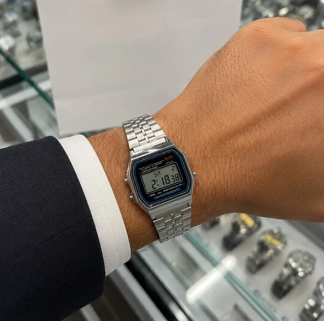 ساعت مچی مردانه کلاسیک مدل موتور ژاپن A159W