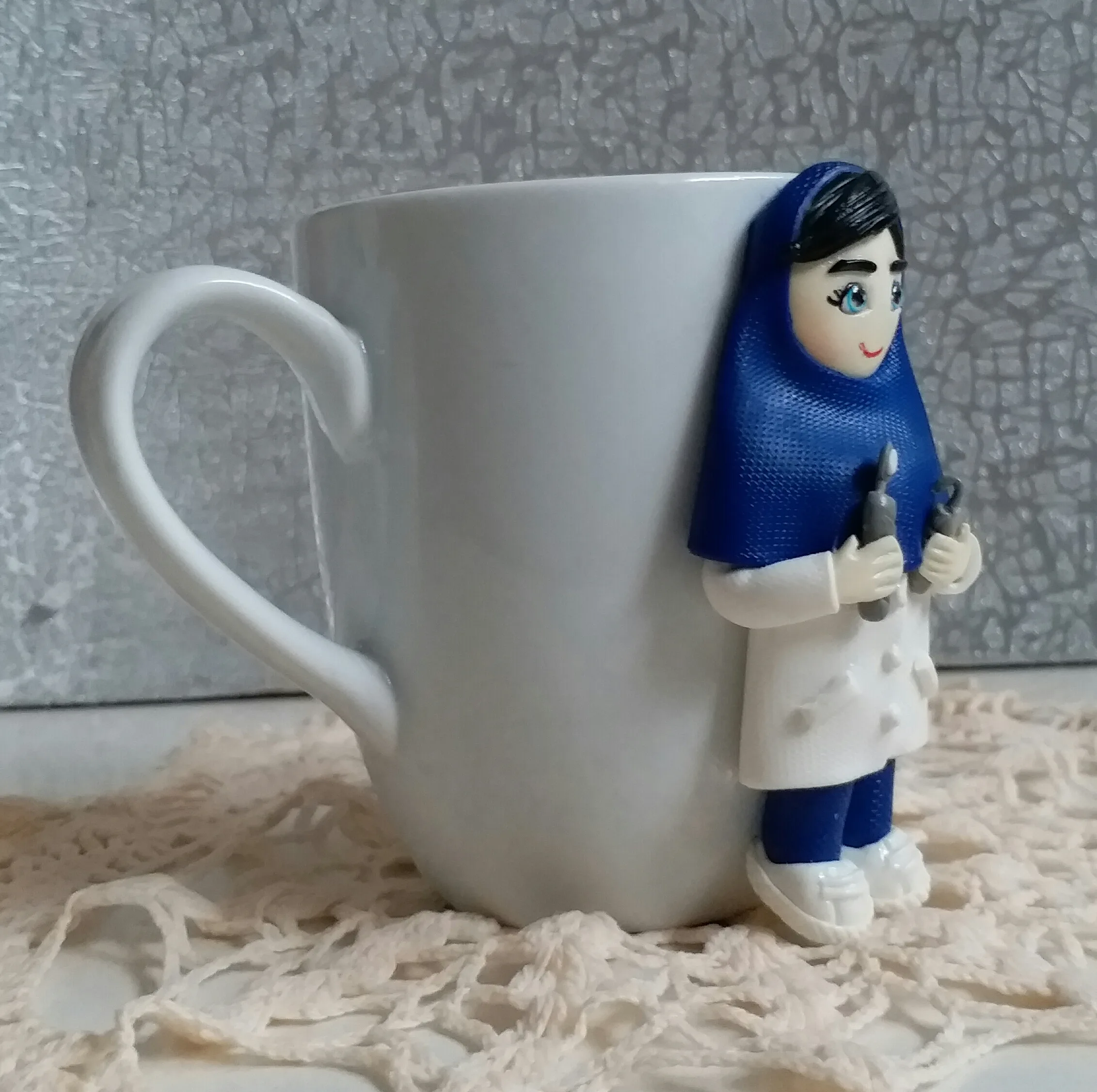 ماگ سرامیکی مدل دختر دندان پزشک کد 01042