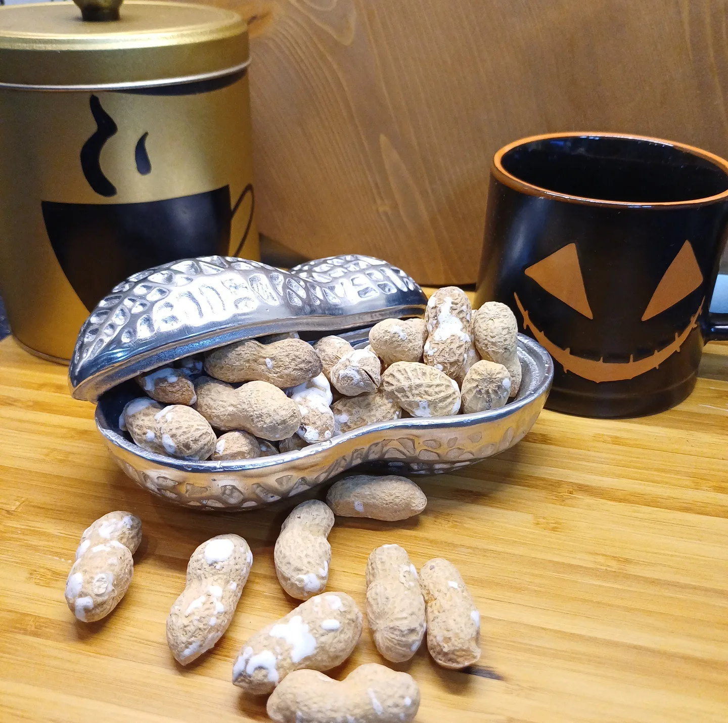 ظرف سرو مدل بادام زمینی