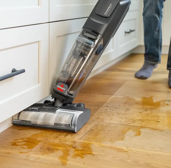 جارو شارژی عصایی بیسل مدل CrossWave OmniForce EDGE 4000E با باتری 2500mAh، توان مکش 31 AirW، سه حالت کاری PowerVac، PowerMop و Turbo، مخزن زباله 660 میلی‌لیتری، مخزن مایعات 440 میلی‌لیتری، برس خودتمیزشونده و فناوری ZEROGAP