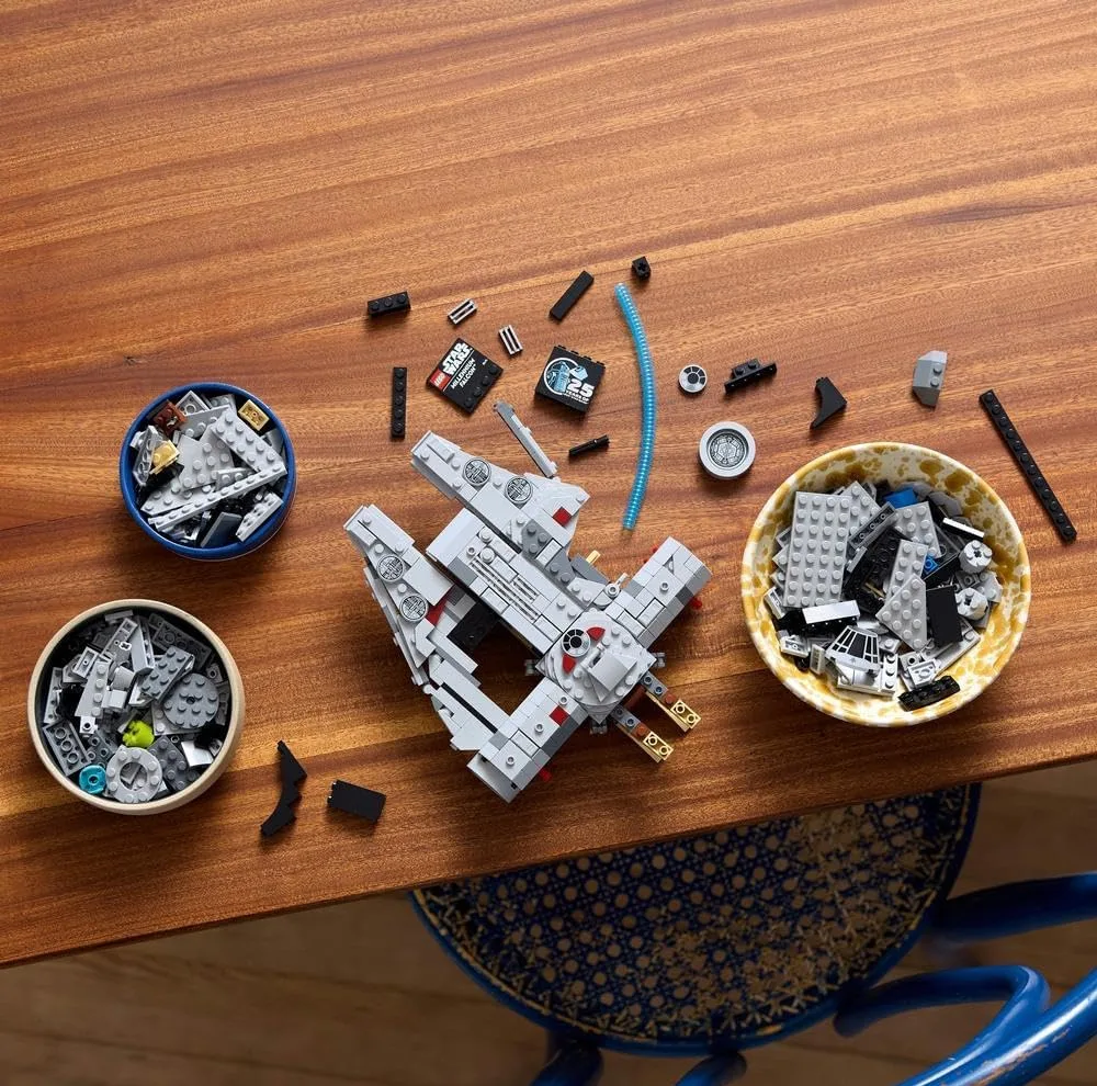 لگو سری استاروارز مدل Millennium Falcon کد 75375