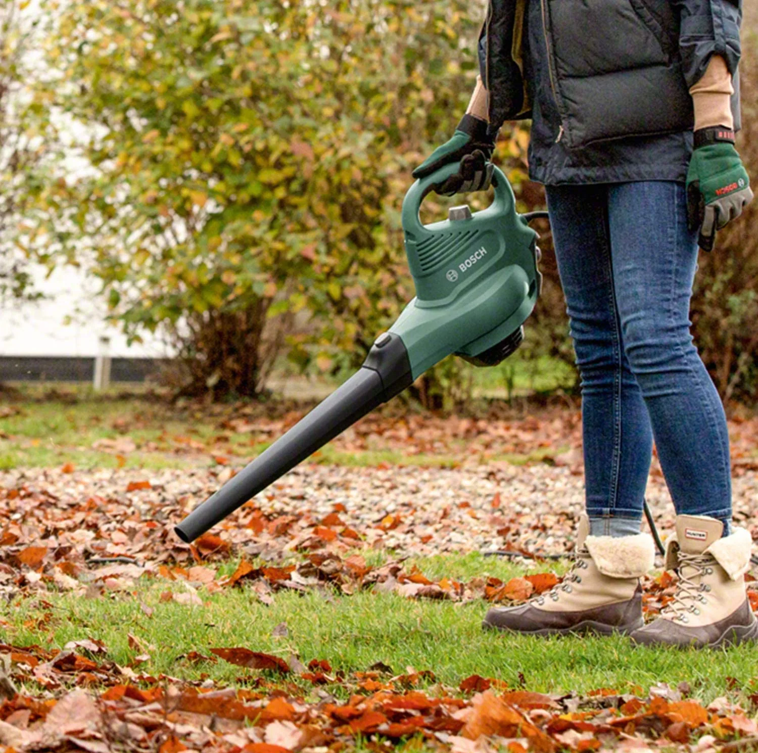 دستگاه دمنده و مکنده بوش مدل universal garden tidy 3000